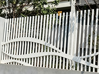 Y051  Ornamental fence railings