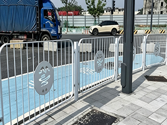 T013  Sidewalk Guardrail