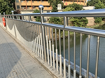 T028 Stainless Steel River Guardrail