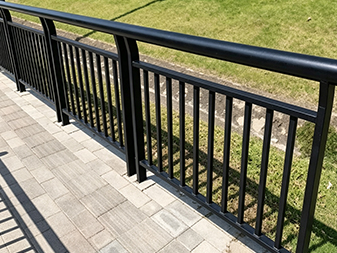 T015  Type A pedestrian barrier for sidewalks