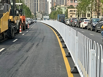 T005 Beijing-style guardrail