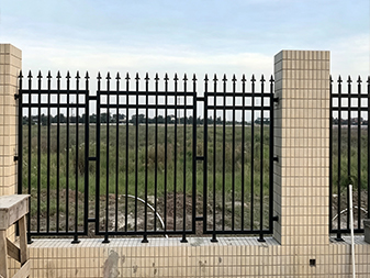 Y050 Boundary Wall Railing